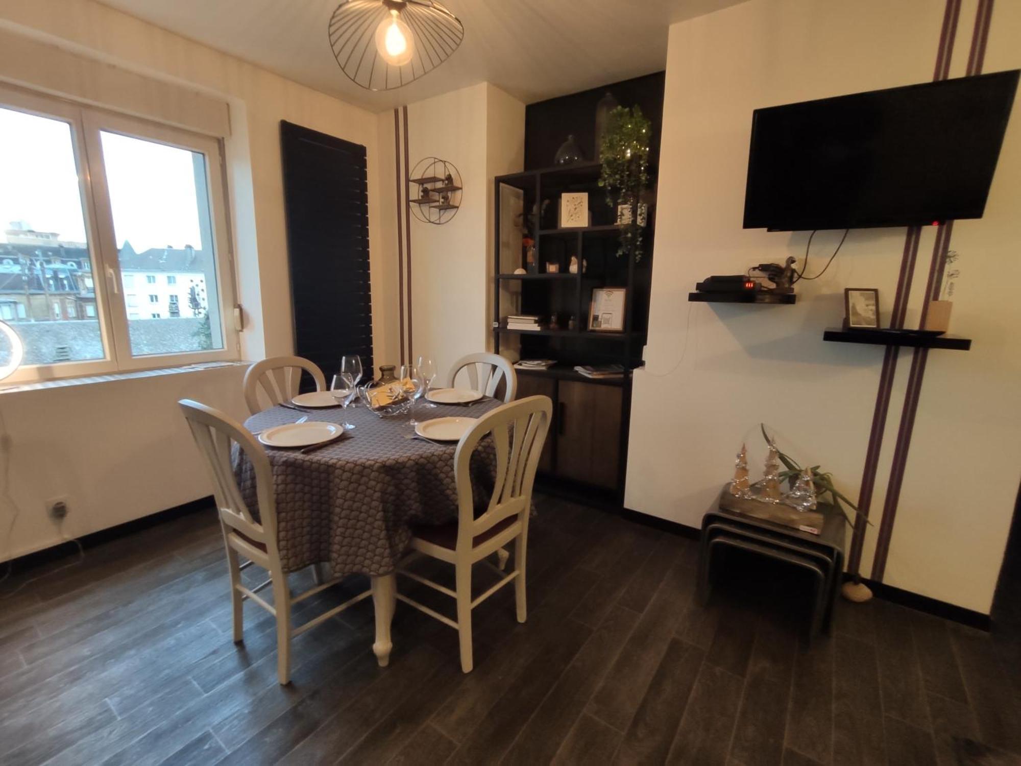Appartement Cosy Centre-Ville Wifi Parking Charleville-Mezieres Luaran gambar